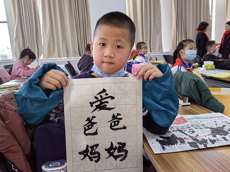 新疆兵团四师：“青年之家·红领巾学堂”开课啦！