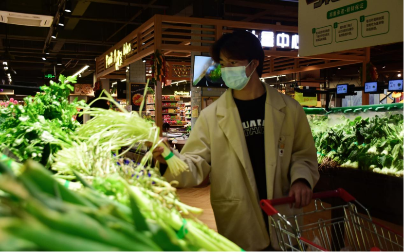 贵州长顺：抓好冬季蔬菜供应 市民“菜篮子”有保障