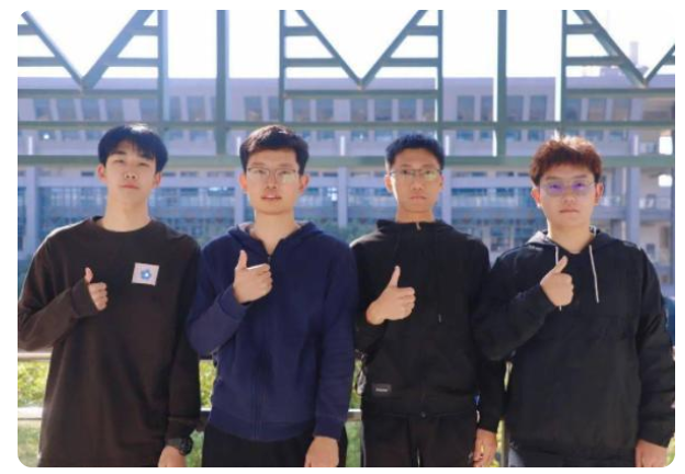 中南大学校草颜值高，本科毕业留校读博，被称为现实版“韩商言”