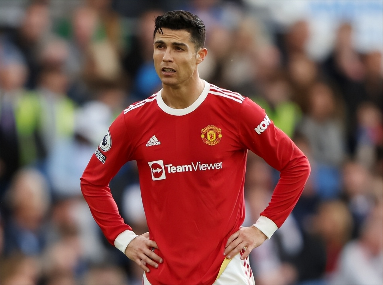 曼联为什么要参加欧联杯(曼联新赛季被看衰,进入前4希望不大,只因竞争