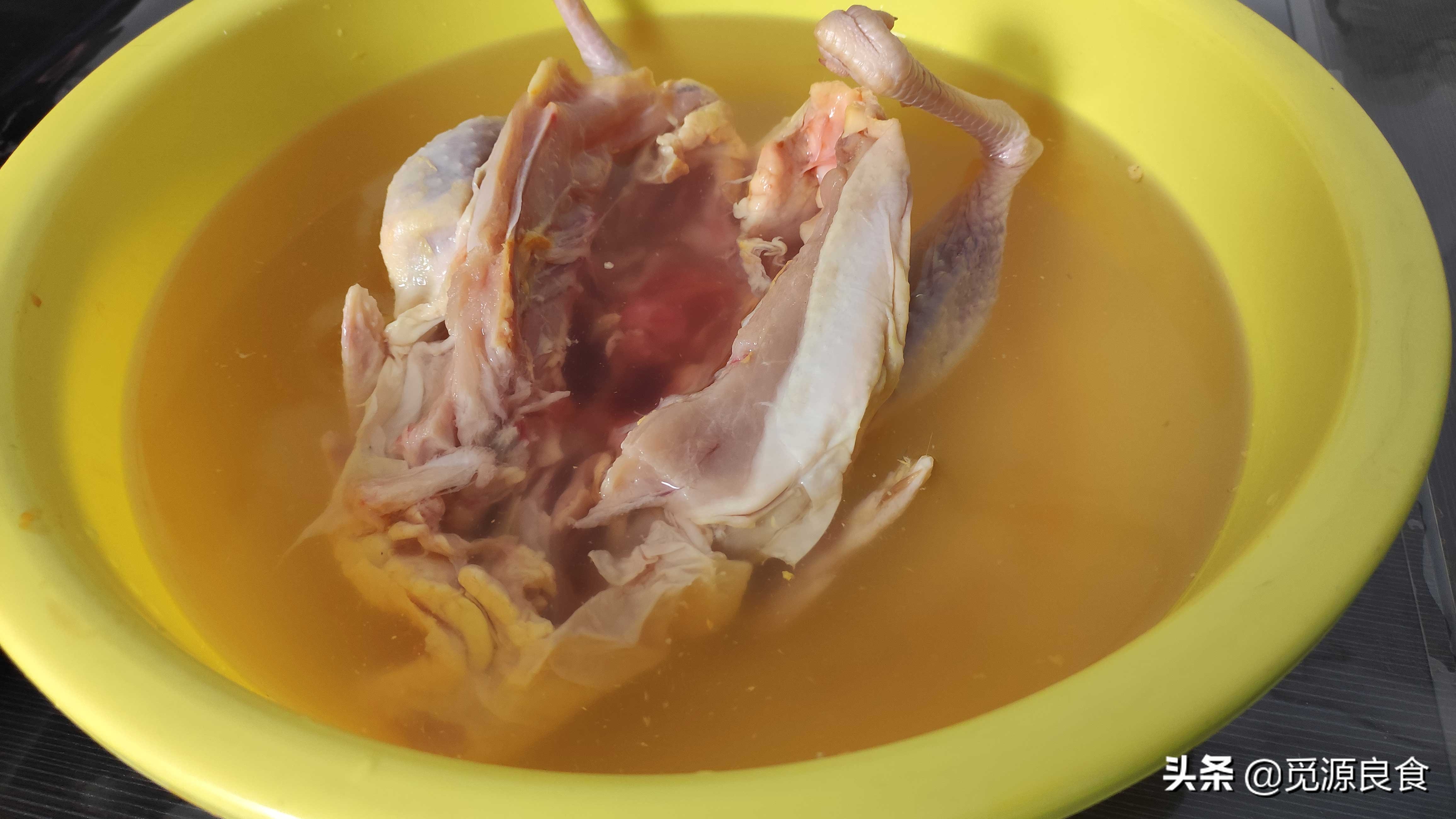 春季做菜，这样炖鸡汤好吃，牢记“3不放5窍门”，鸡汤有特色汤鲜