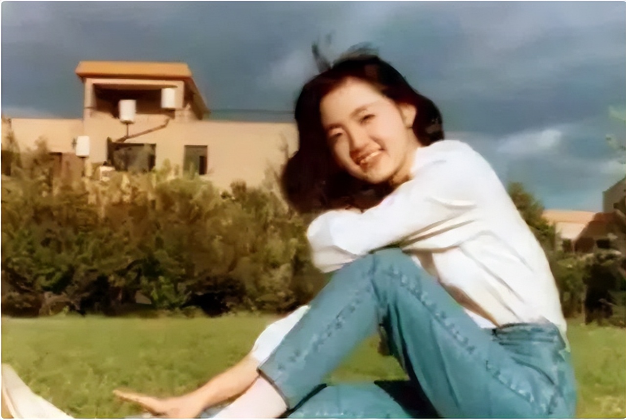 《天气预报》主持人杨丹：27年零失误，嫁给初恋丈夫，40岁当妈妈