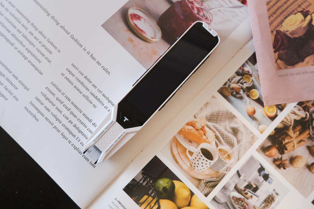 家长辅导孩子学习有困难，阿尔法蛋T10词典笔来帮忙