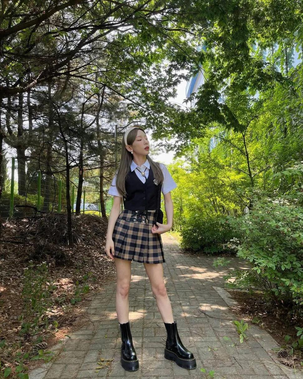 哇，泰妍也太瘦了吧，传说中的纸片人吧