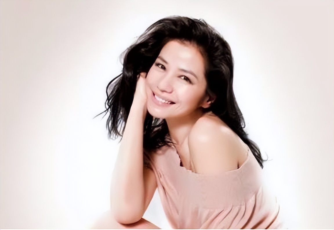 至今没生孩子的11位中老年女星,独居遗憾,亿万身家没子女继承