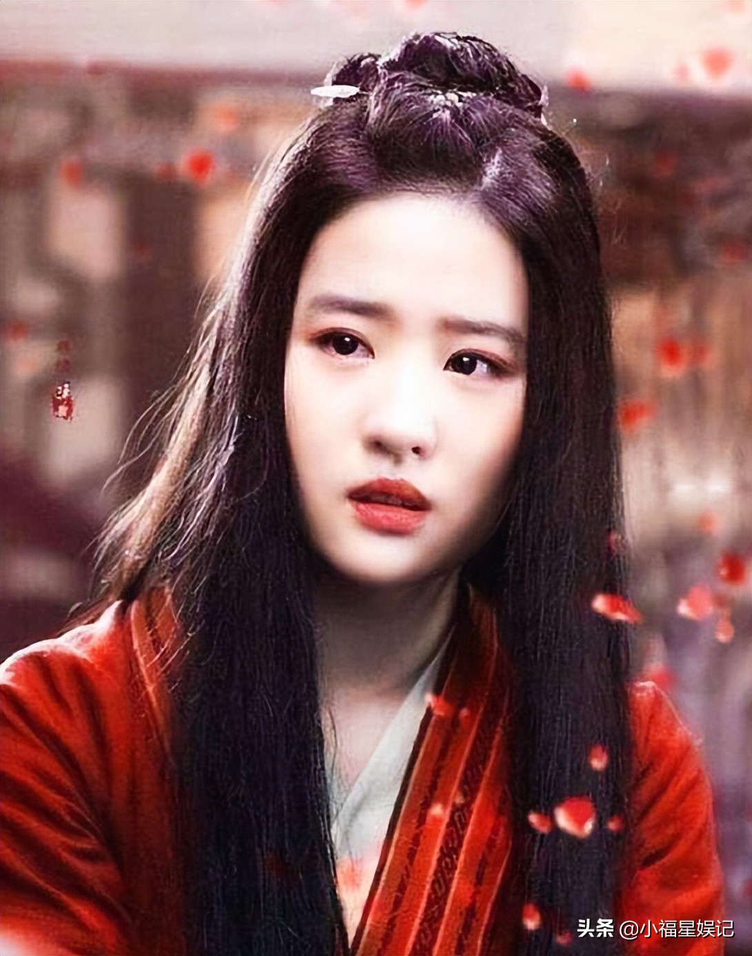 同样演“红装女神”,把刘亦菲景甜和王祖贤朱茵对比看,谁更胜一筹