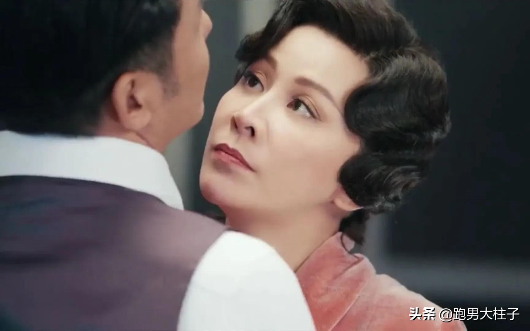 强行扮嫩，妈味十足，求求这几位明星别再演超龄少女了