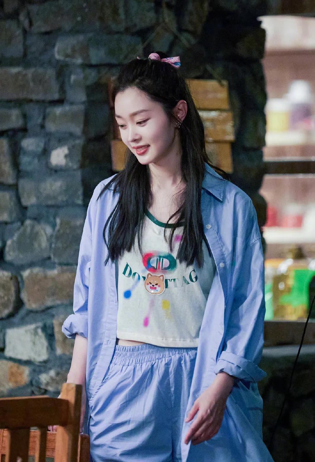 宋轶近期参加综艺的穿搭