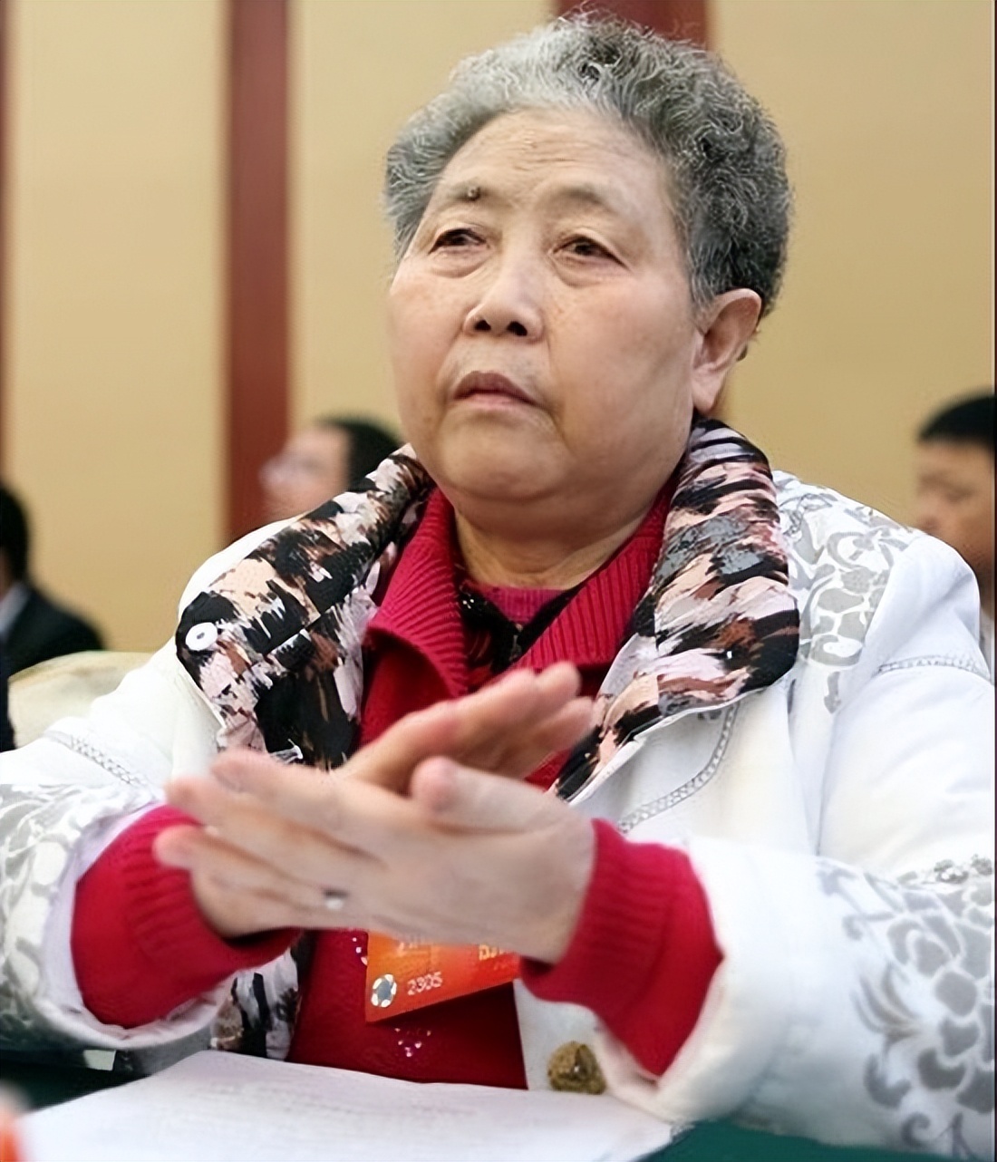 75岁的陶华碧：两个儿子，一个建烂尾楼，一个砸了“老干妈”招牌