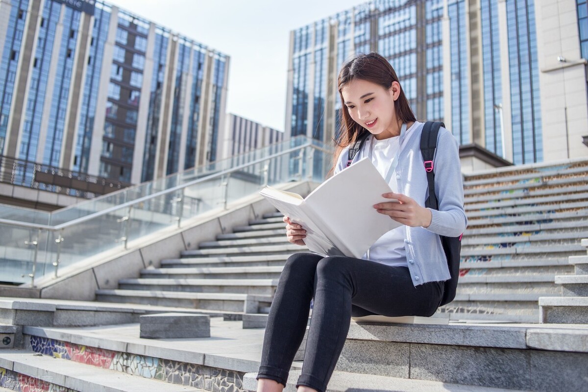 当代大学生为啥都忙着谈恋爱？这才是正确的爱情观