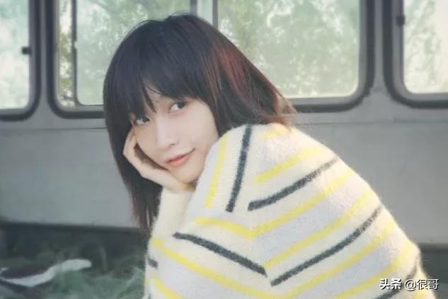 女心理师中隐藏着两位才女：一位做过乐队主唱，一位上过最强大脑