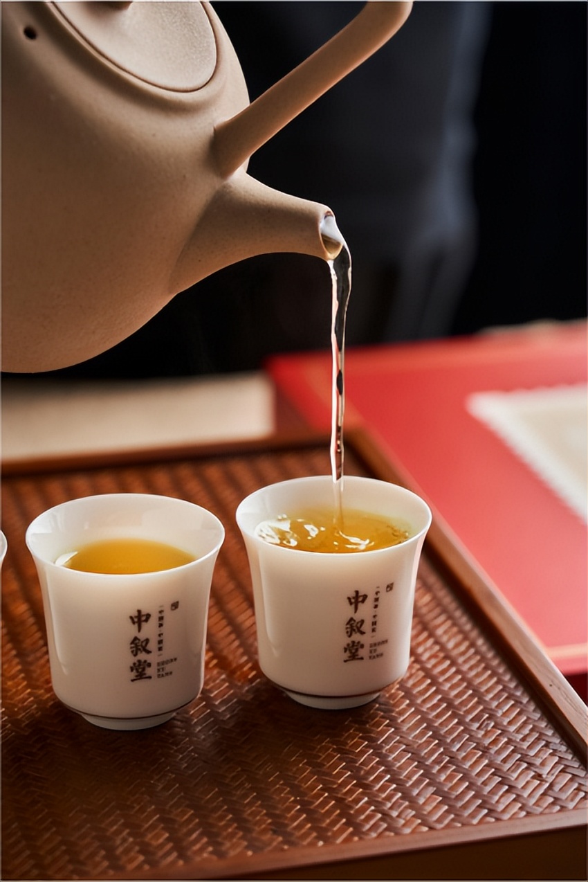 申时茶叙丨愿春来疫去，万世太平！多喝茶，守护健康