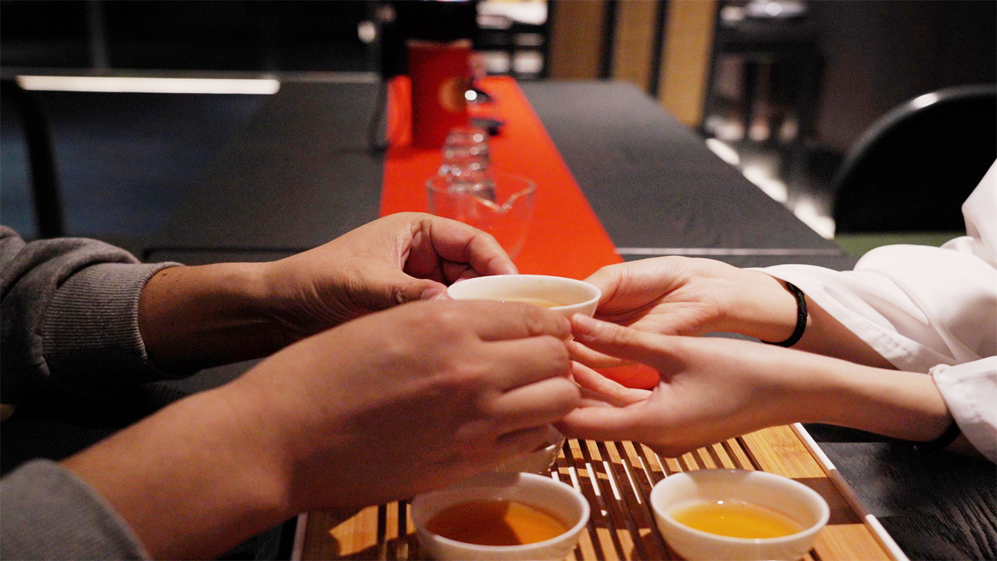 静心品茗读书,从茶书中厚积人生