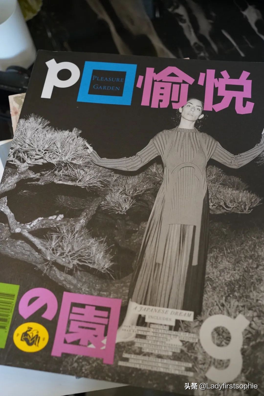 艺术书店老板的他如何利用 9 样好物，把家打造成极致舒适时髦的？