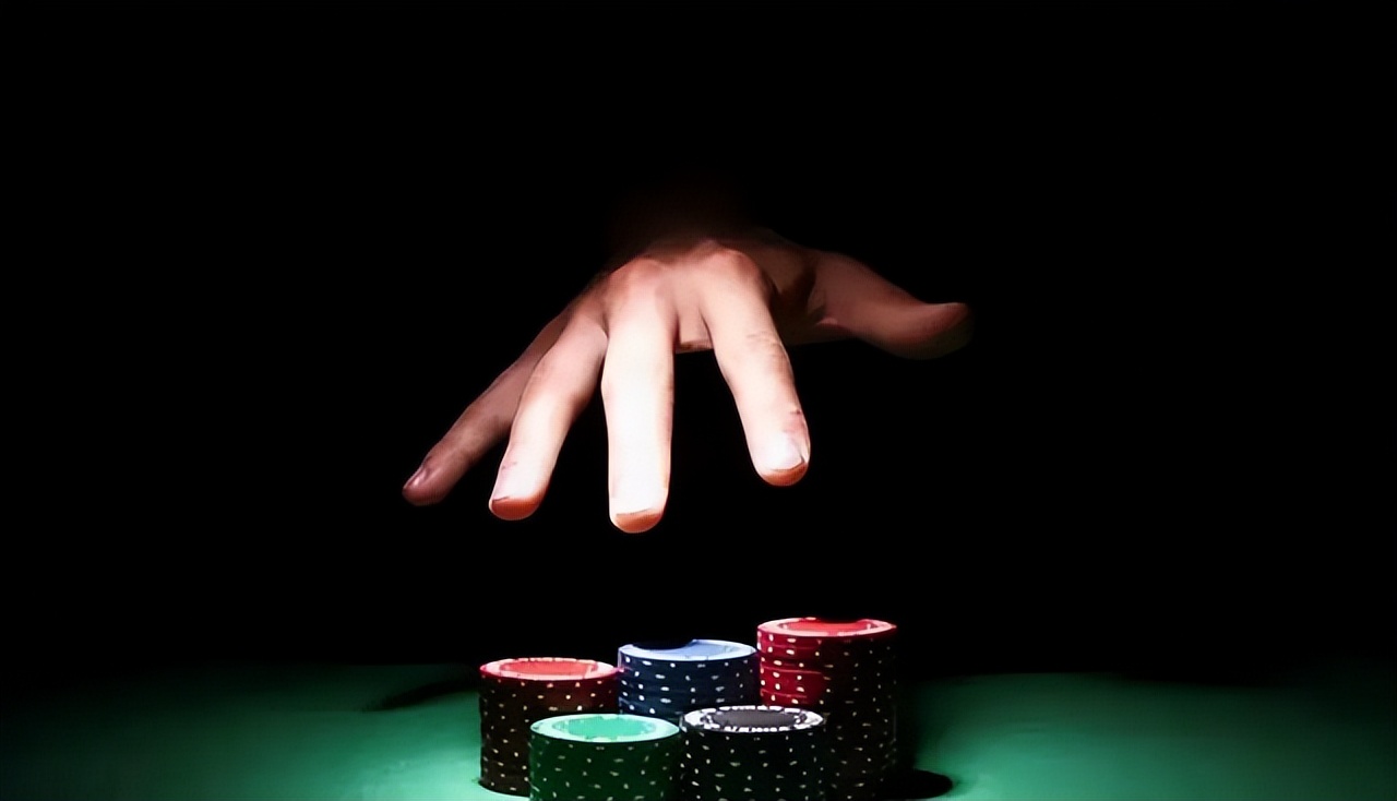 贪官付耀波落马记：带情人逃窜5国藏匿16个月，被捕时称很感动