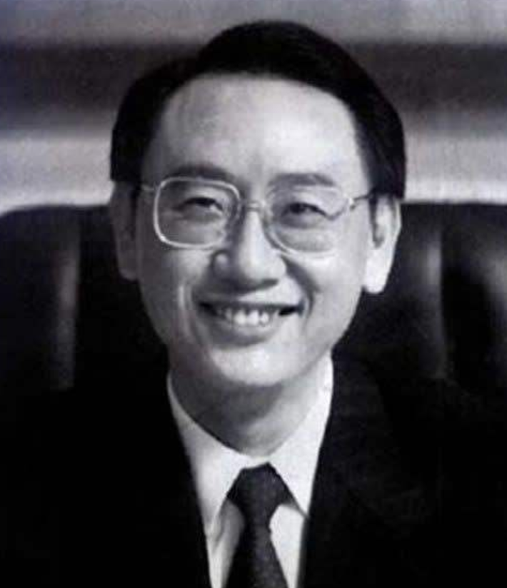 汤臣集团公子汤珈铖，父亲去世留上海133套房，一套市值2亿