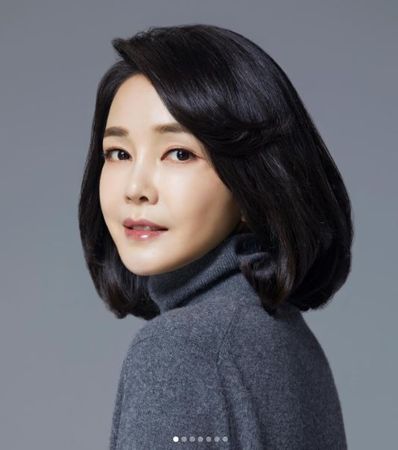 送朴槿惠进监狱、与文在寅反目成仇，那个手心写“王”字的男人成了韩国总统