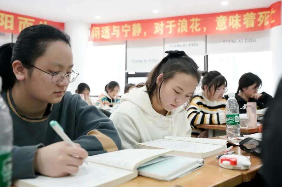 2022年高考人数预估出炉，河南稳居榜首，东北地区差异明显