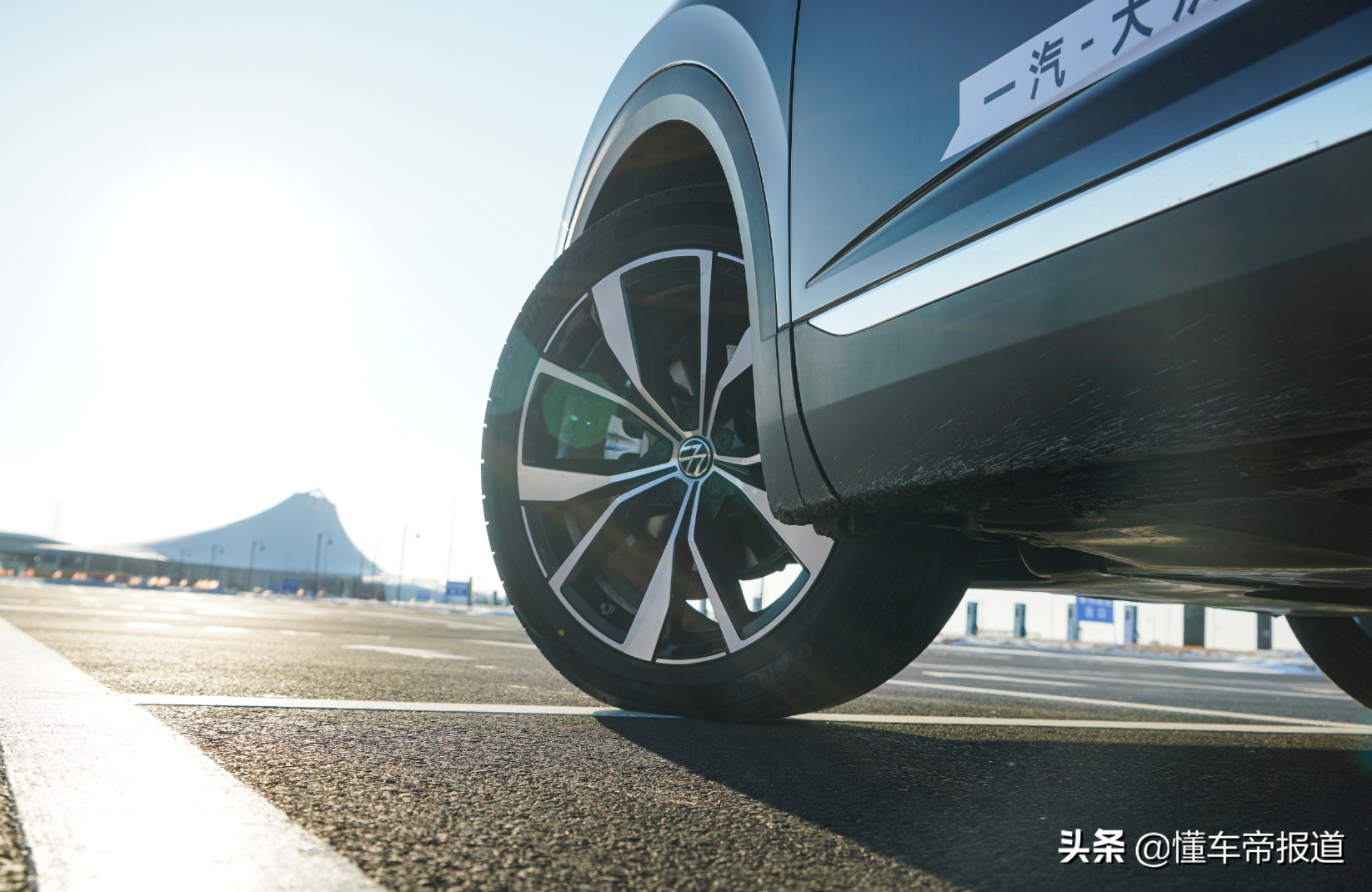试驾 | 优点不止大尺寸，V6动力底气更足！试驾一汽-大众揽境530TSI