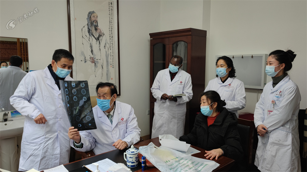 培养中医药人才 让岐黄之火薪火相传