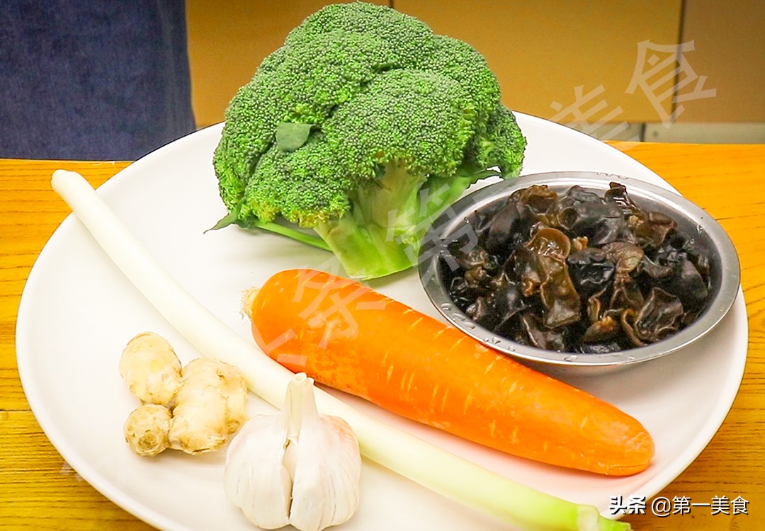 冬天太阳晒得少，推荐吃这6种“高钙菜”，家常又美味，强筋健骨