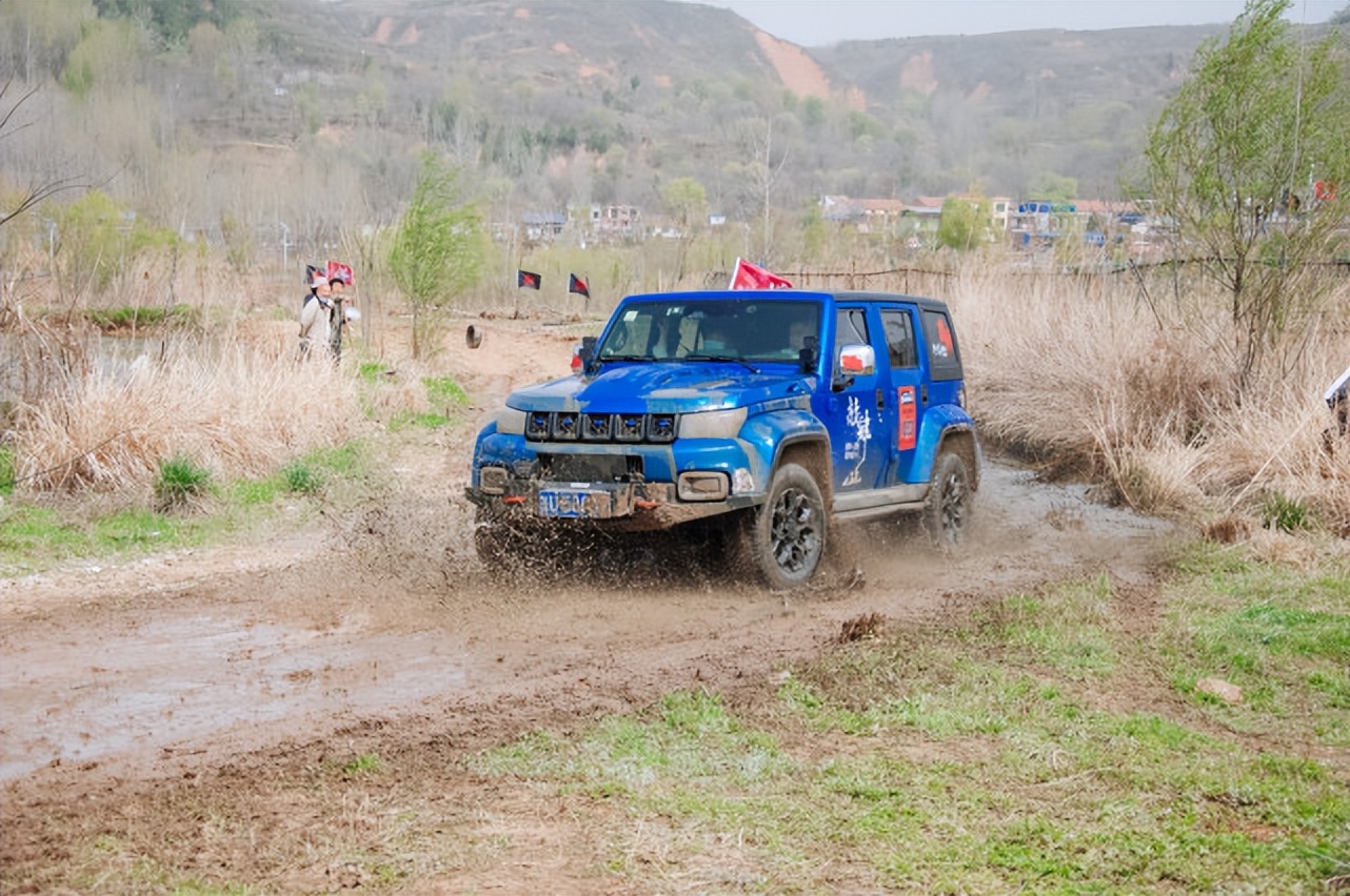 ���ػ�׳�� ��ΪӢ�ۡ�����ԽҰ�����ؾ����ֲ�ԽҰ���Բ����Ļ