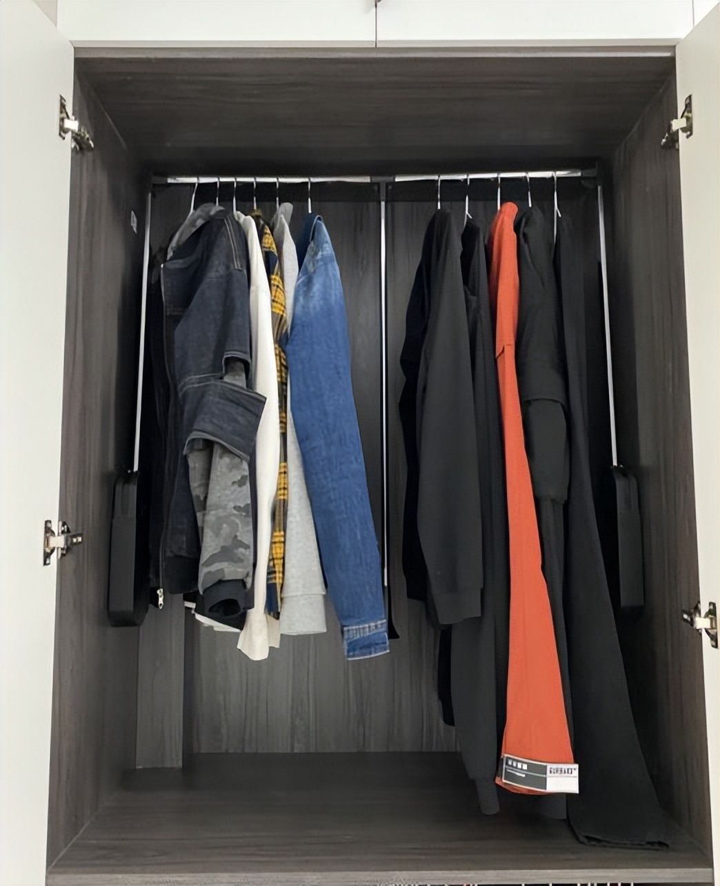 若再装修,衣柜一定坚持8不装,不是差钱,关键是不好看还难用