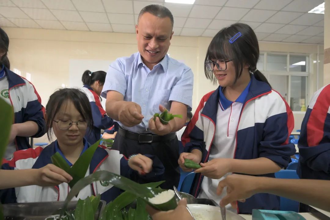 271教育丨粽子飘香满校园，浓情端午暖心扉