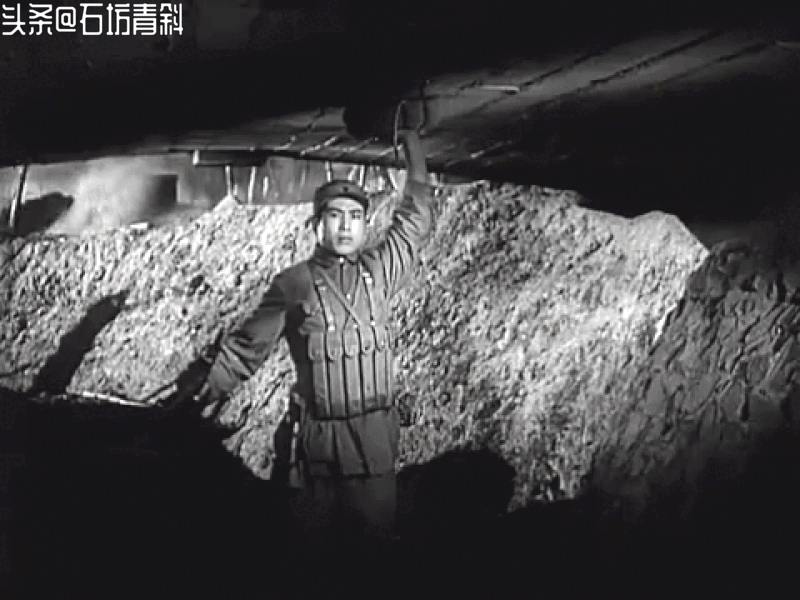 身体硬朗的张良：15岁当兵18岁入党，22岁辞演董存瑞没批准