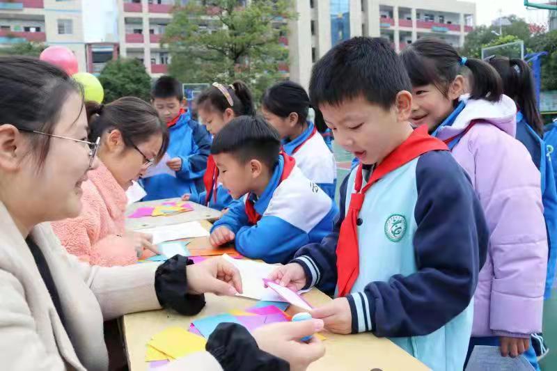 “双减”政策落地实 凝心聚力促成长