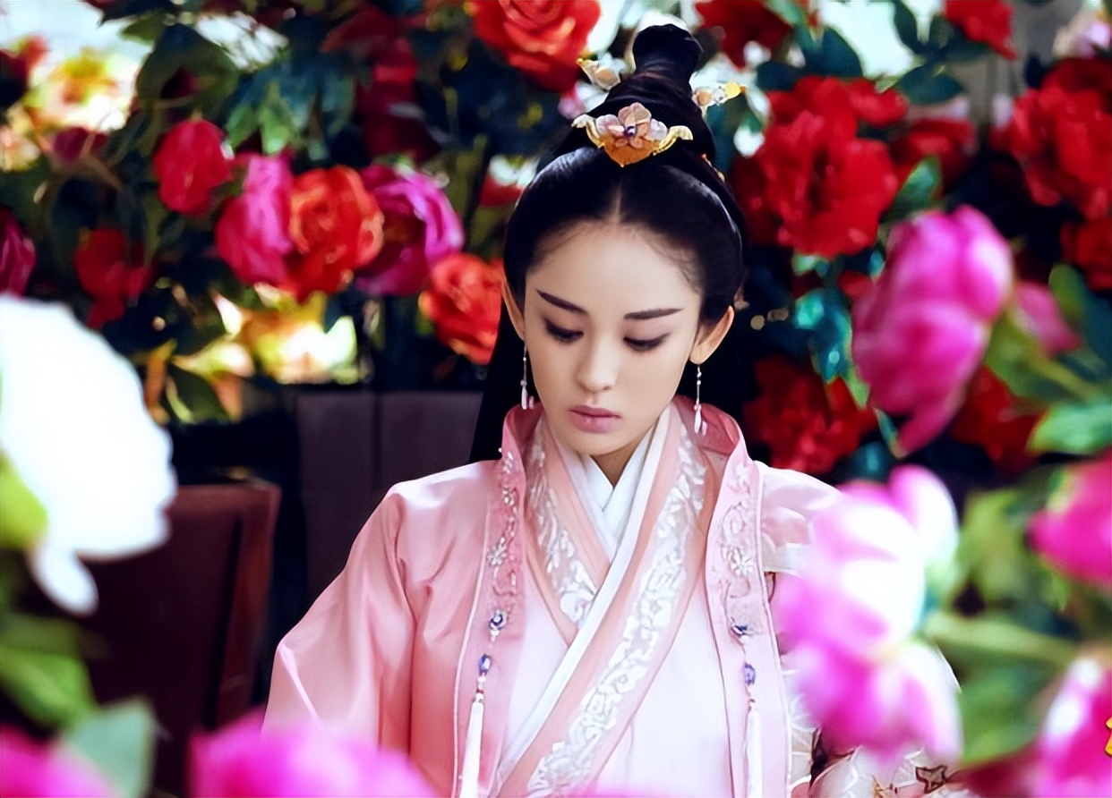 12版貂蝉对比：有人柔弱妩媚，有人彪悍到差点干掉董卓统一三国