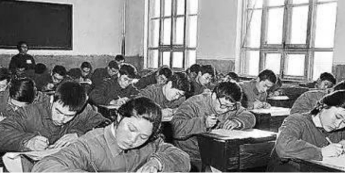 77年高考恢复，被录取的001号学生怎样了？一生都在报效祖国