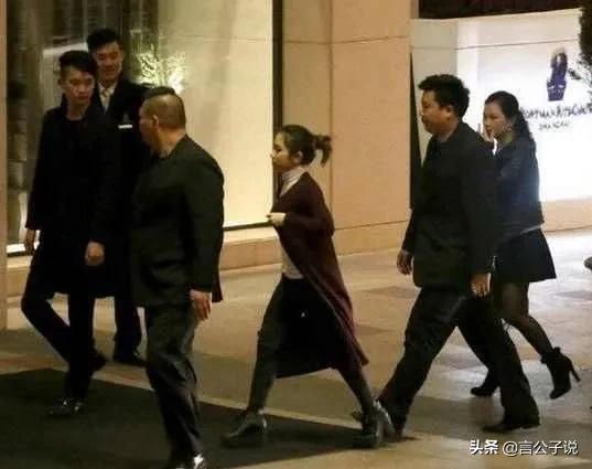 7位“个子矮”的女星，个个身高不到160，她们的身高太不懂事了