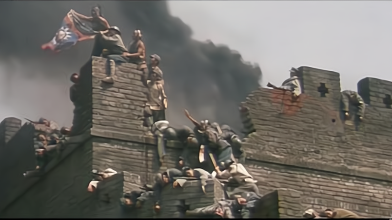 对比《亮剑》和《血战台儿庄》，挖掘“抗日神剧”的创作根源