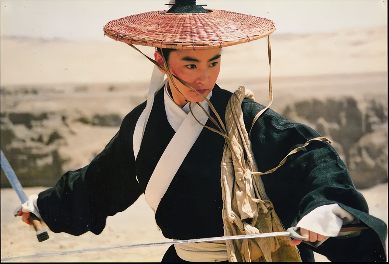 这才叫“女扮男装”，这10位女演员我差点就相信她们是男人了