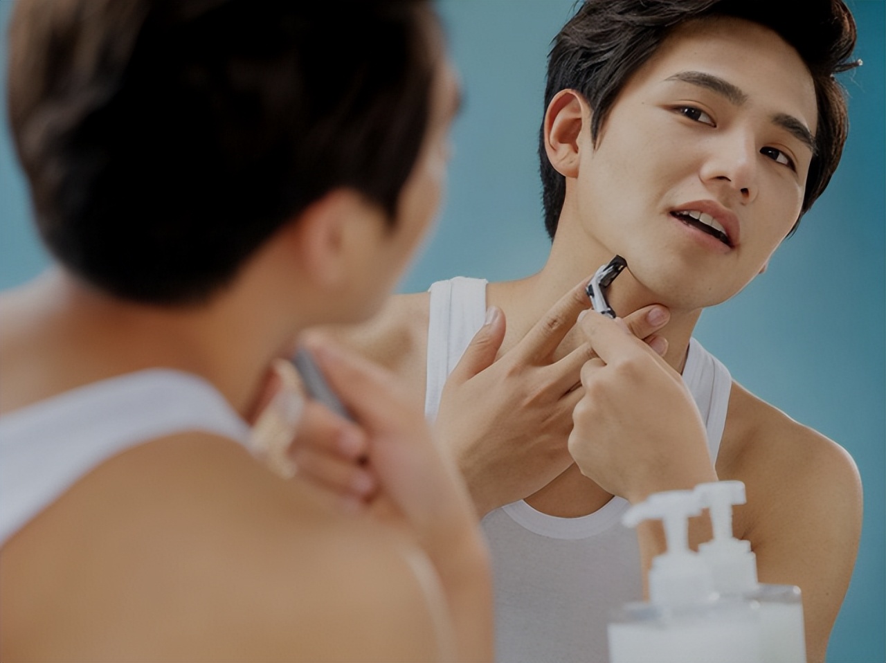 男性刮鬍子頻率高，說明了什麼？ 男性鬍鬚旺盛與壽命有關係嗎？