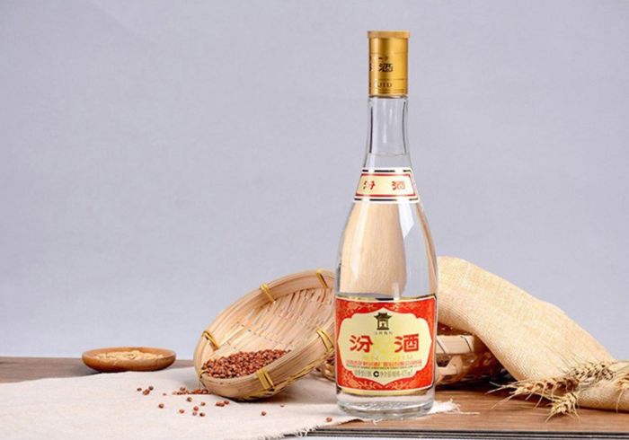 中国8款“光瓶白酒”，不到100元，全是100%纯粮酒，过年喝很实惠