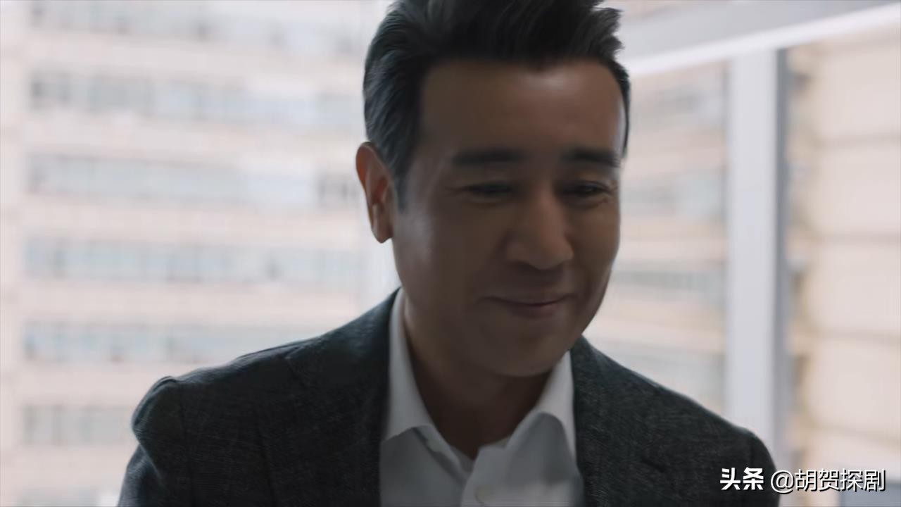 二刷《理想之城》：才懂30岁吴红玫爱上60岁赵显坤，是最狠的算计