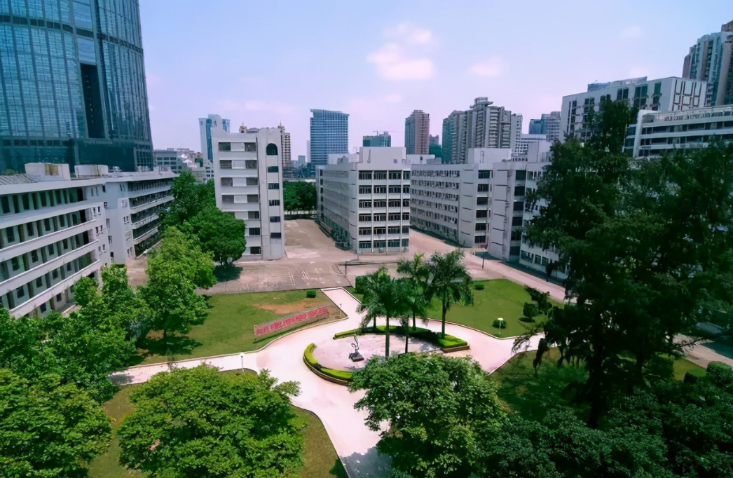 中等生也可以报考的4所军校，学生毕业后蒸蒸日上，你羡慕了吗