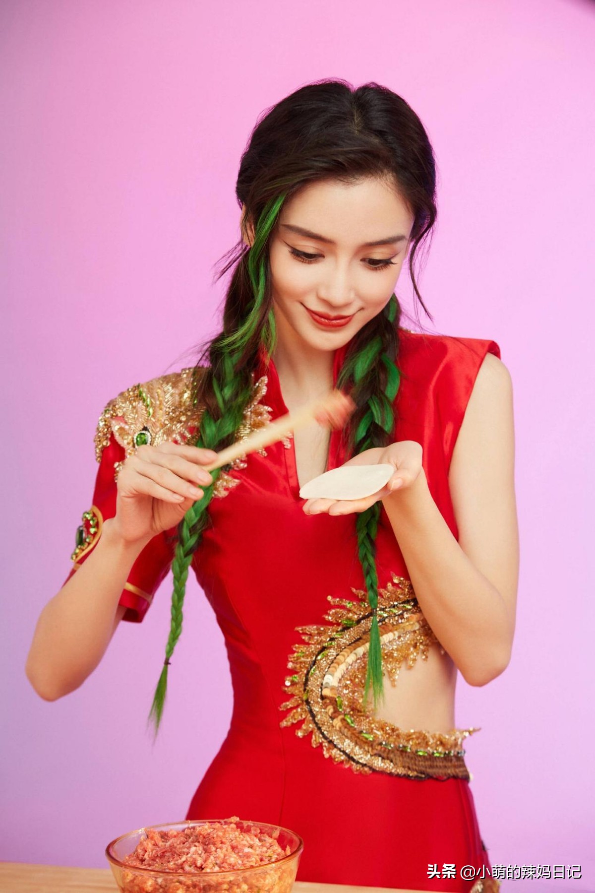今年“新中式穿搭”火了，比法式风还要高级，明星潮人都上头了