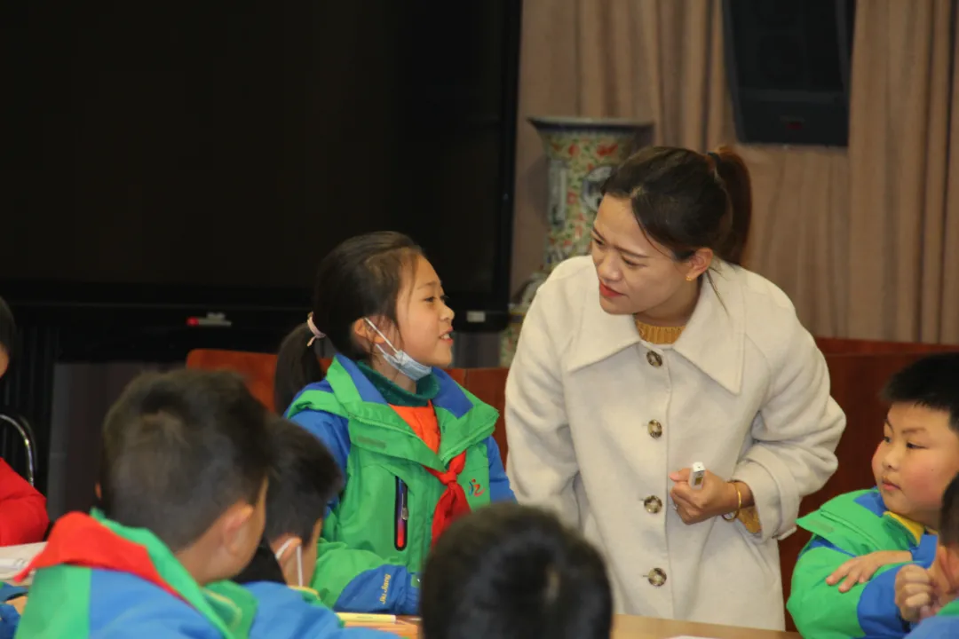 成都市双流区九江小学:名师送教搭平台 微班会课促成长