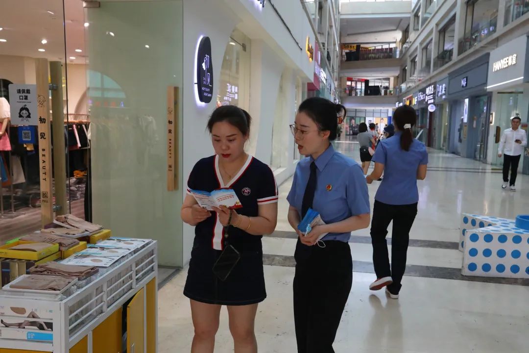 下基层察民情解民忧暖民心丨党员干部暖民心，送法进基层