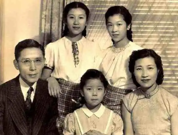 数学家苏步青的婚姻：穷小子娶日本千金，婚后她几十年未添新衣