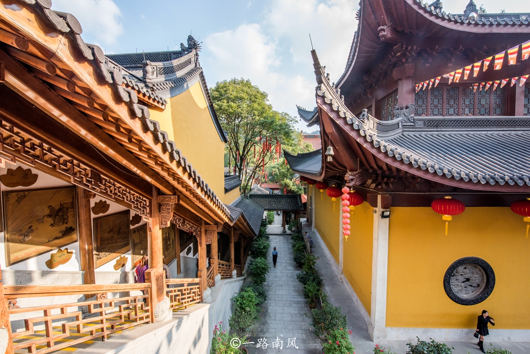 杭州周边旅游景点攻略，这三个地方公交车直达，一天时间可以走完