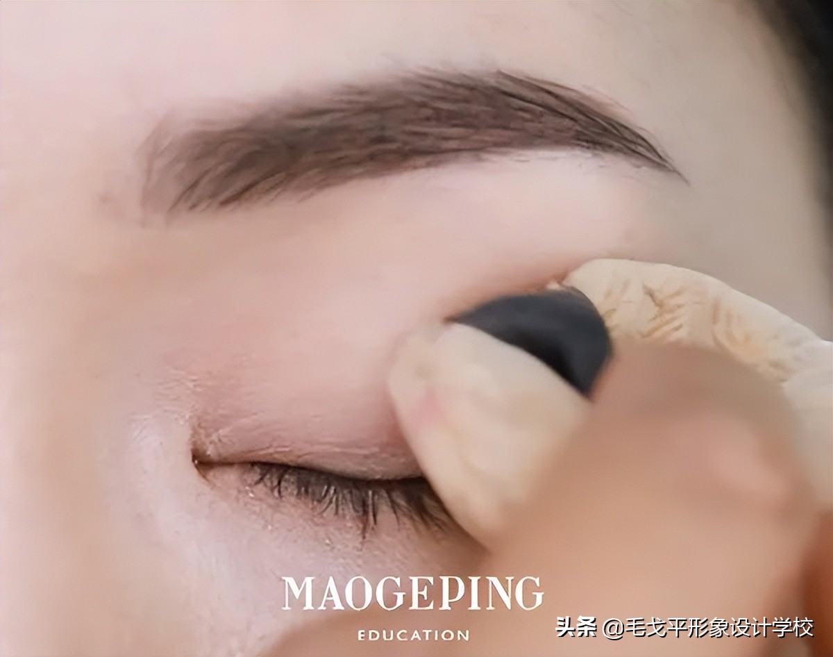 新手必看 | 為什么你的眼妝總是顯臟不精致？保姆級畫法技巧快收好