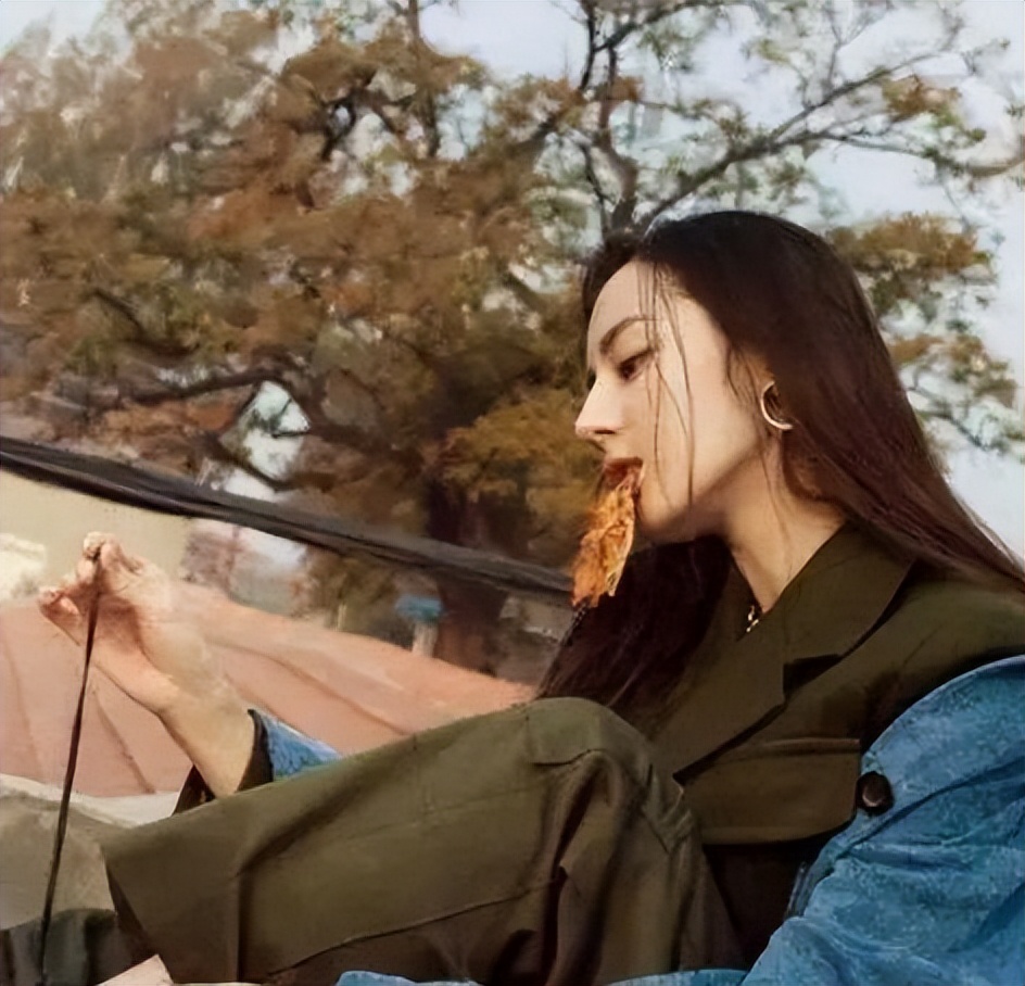 「顾湘食品」盘点5位爱吃辣条的明星，除了林更新，你还知道谁？