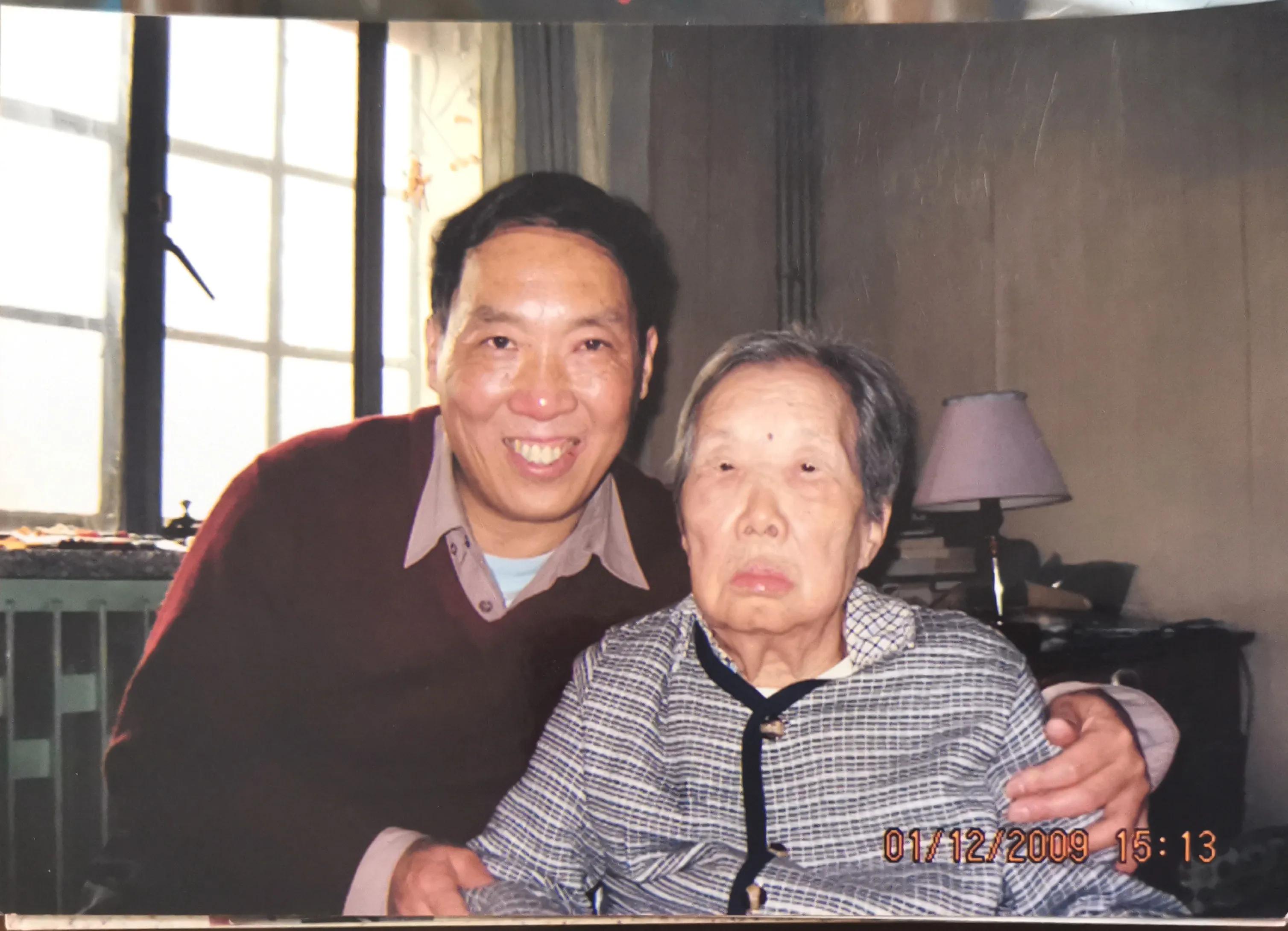 李乘伊沉痛悼念倪齐生哥哥仙逝