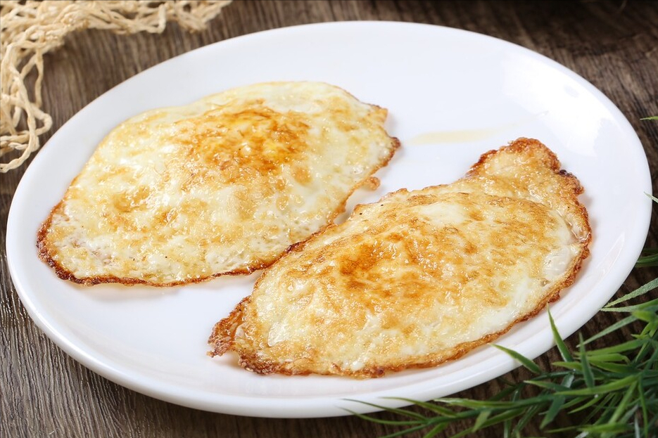 怎样煎鸡蛋又嫩又好吃大厨教你2招荷包蛋外焦里嫩