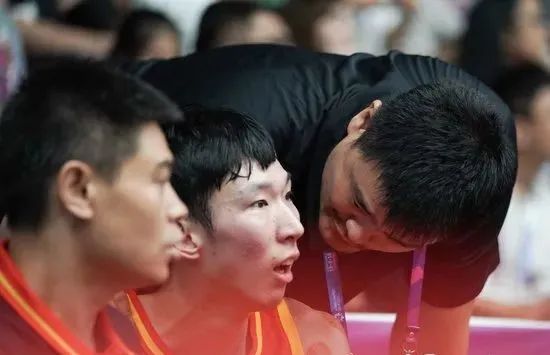 nba球星为什么退出国家队(服了！周琦离开火箭的原因曝光)