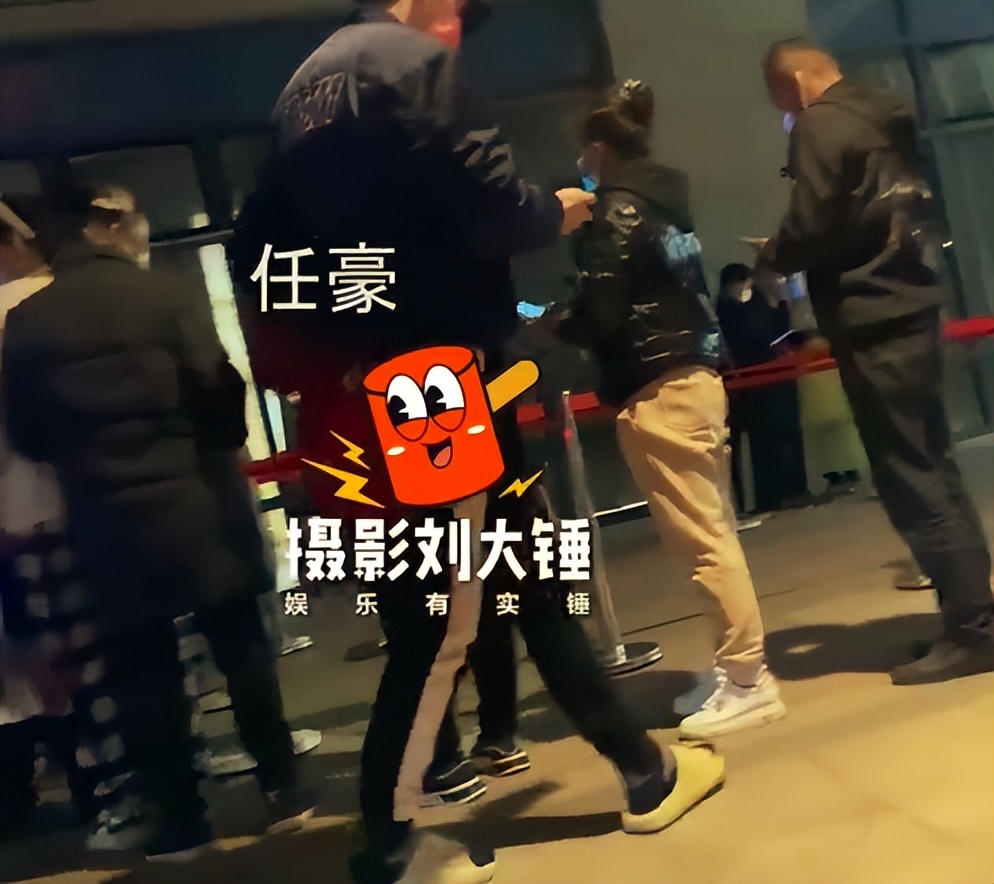 任豪八字回應插隊太敷衍，腿腳利索卻稱扭傷，強行賣慘搞特殊